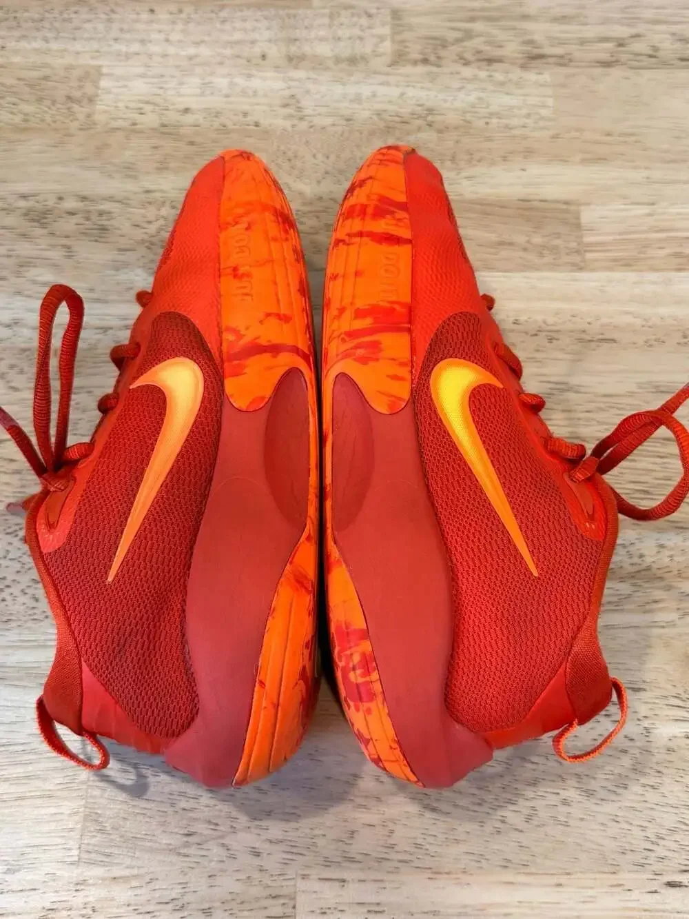 Nike IsoFly PS 'Total Orange' Basketball Shoe Big Kids Size 3.5Y